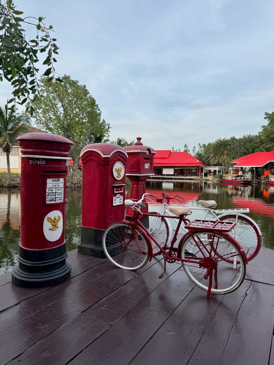 ตลาดน้ำหัวหินสามพันนาม